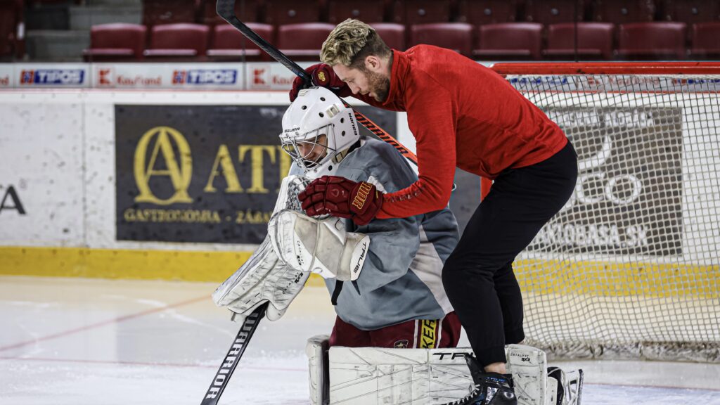 LaCouvee Goaltending MA